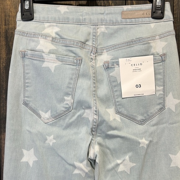 Cello High Rise Skinny Flare Jeans 3 NWT Star Print Light Wash Boho Graphic Raw - Picture 6 of 10